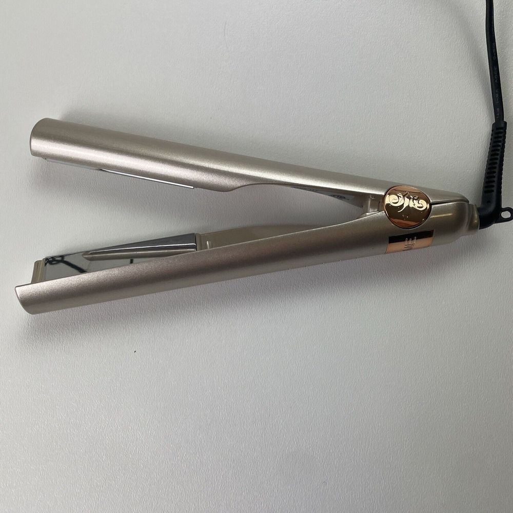 *LAST CHANCE, soon to be donated. TYME Hair Straightener - Gold